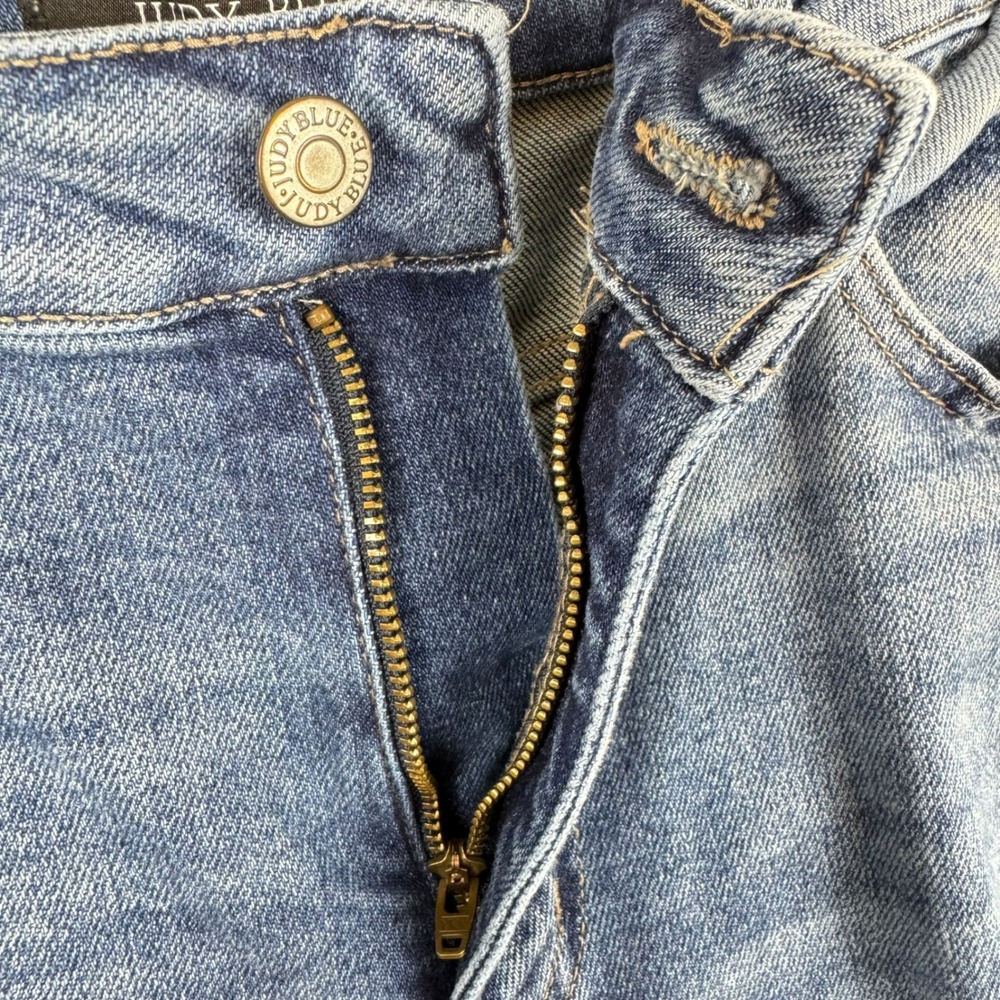 Judy Blue Women High Rise Distressed Destroyed Straight Fit Jeans Med Wash 13 31 - Picture 3 of 8